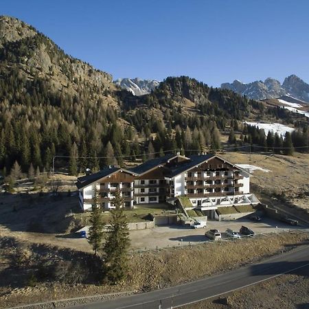 Appartamento Ab Passo San Pellegrino Buitenkant foto